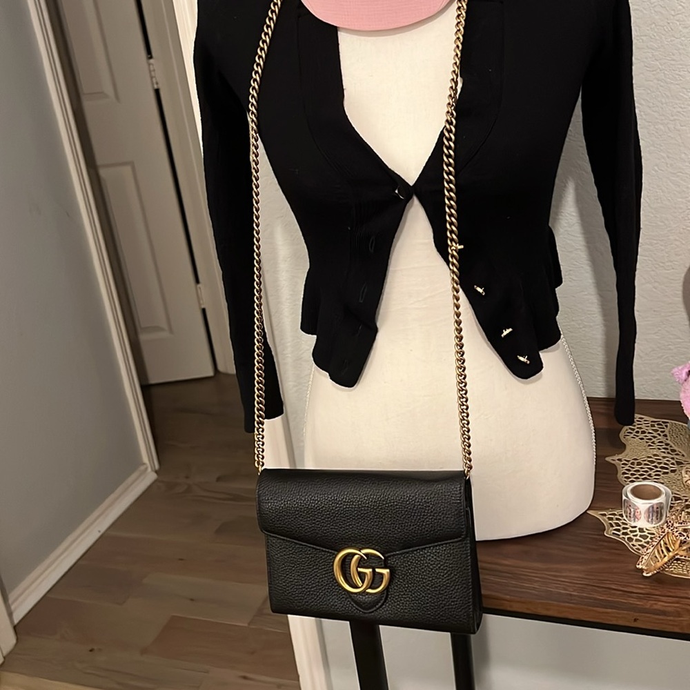 Gucci GG Marmont Chain Shoulder Leather Black Gold Hardware - Picture 10 of 17